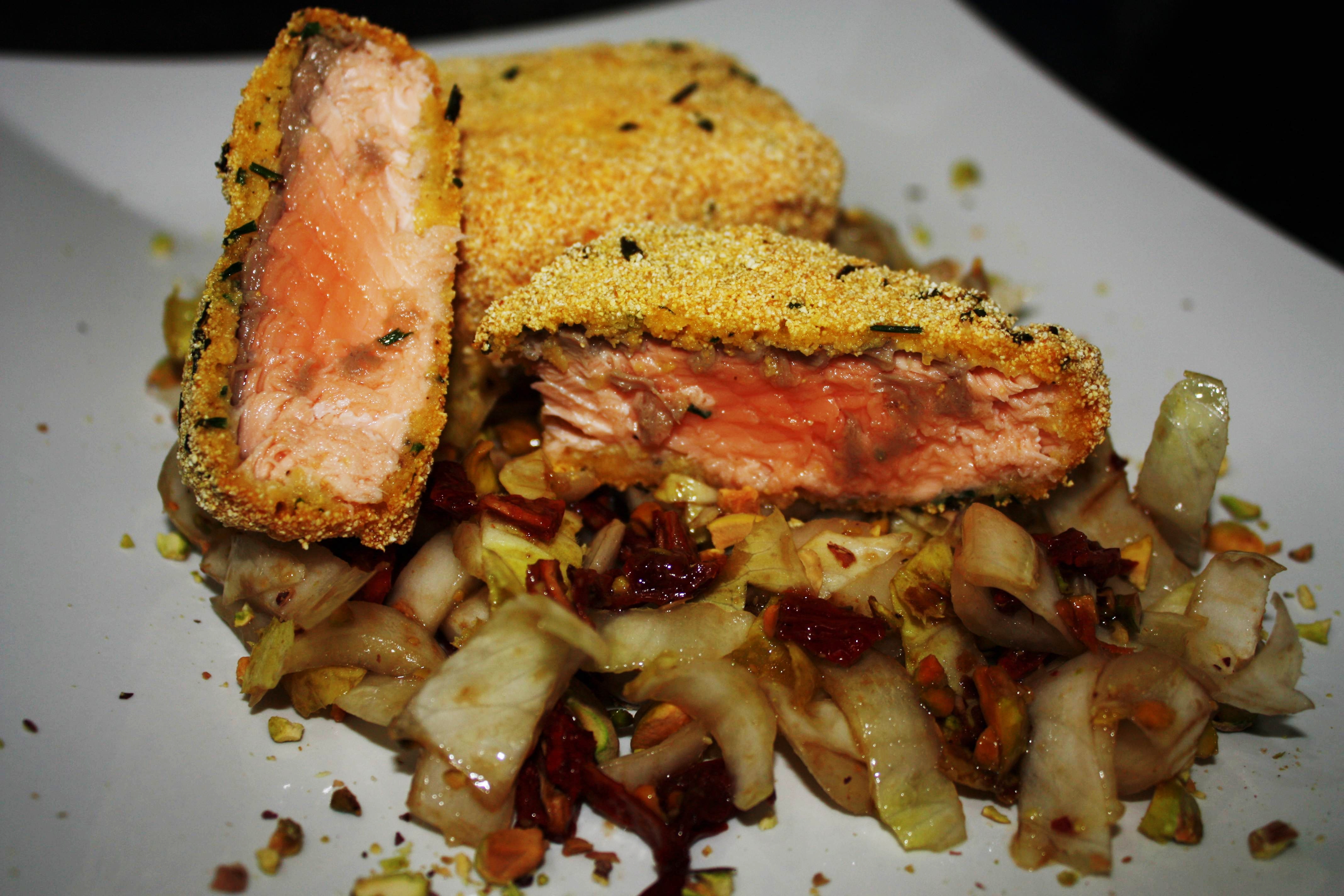 Filetto di salmone impanato in farina di mais ed erba cipollina
