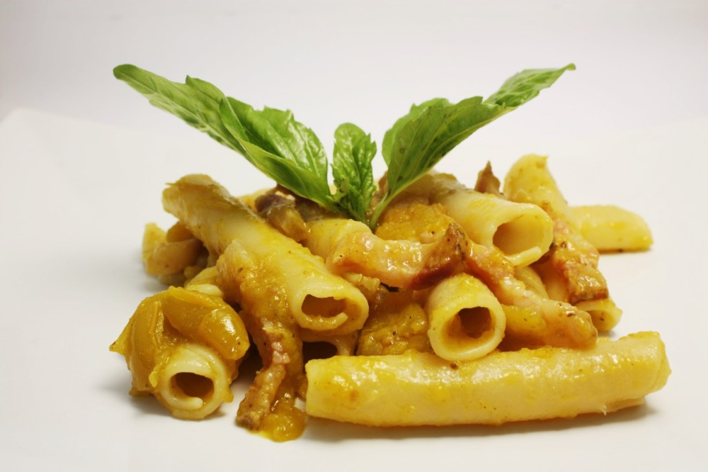 candele all'amatriciana con pomodorino giallo