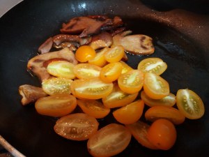 Pappardelle con porcini, baccal&agrave; e pomodorino giallo 7