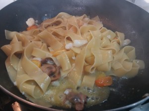 Pappardelle con porcini, baccalà e pomodorino giallo 9