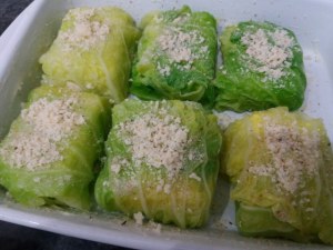 Fagottini di verza ripieni di polenta e feta greca