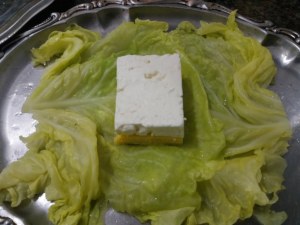 Fagottini di verza ripieni di polenta e feta greca