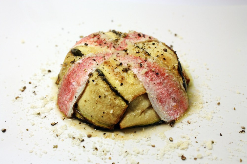 Parmigiana con filetti di triglia e zucchine