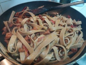 scialatielli di castagna con salsiccia funghi porcini tarallo sbriciolato 16