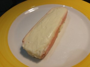 Baccal&agrave; in pastella allo zafferano su fonduta al cognac