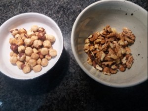 Lasagna vegetariana con ricotta alle olive nere e frutta secca