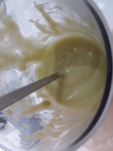 Trancio di pesce spada con friarielli e provola impanato alle nocciole su vellutata di patate e carciofi