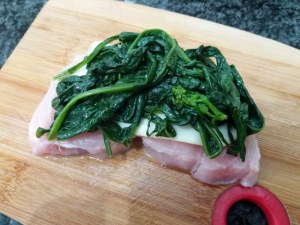 Trancio di pesce spada con friarielli e provola impanato alle nocciole su vellutata di patate e carciofi