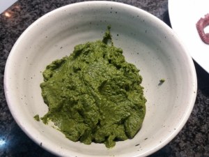 Spaghetti aglio olio e peperoncino con purpu ammuddicato su crema di friarielli