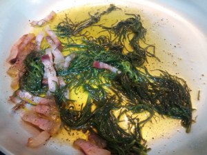 Mafalde alla gricia con agretti su fonduta di pecorino di Pienza