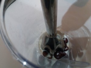 Tartara di baccala con panna acida alle olive nere su biscotto di pasta frolla al rosmarino