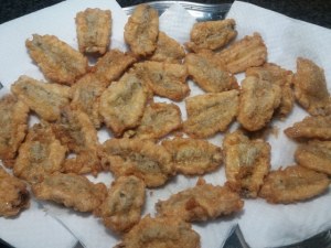 Parmigiana di melanzane ed alici con pomodoro giallo e tarallo sbriciolato