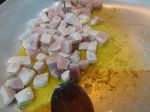 Scialatielli bicolore con pesce spada e peperoncini verdi