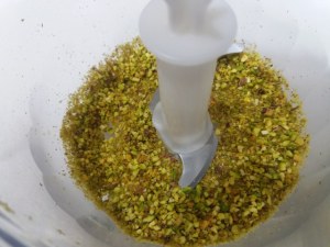 Orecchiette all ortolana con roquefort e crumble di pistacchio