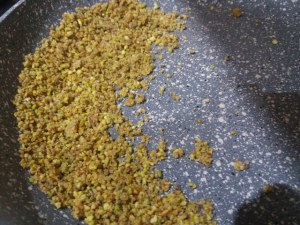 Orecchiette all ortolana con roquefort e crumble di pistacchio