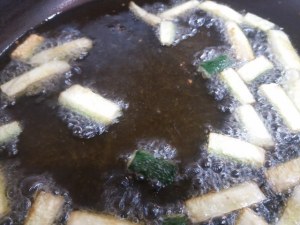 Orecchiette all ortolana con roquefort e crumble di pistacchio