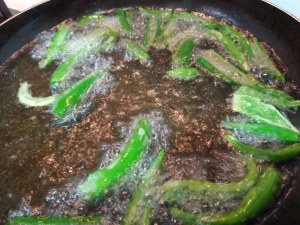 Orecchiette all ortolana con roquefort e crumble di pistacchio