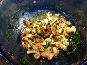 Polpo all insalata con lime su base di patate e ricotta di bufala