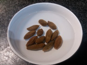 Paccheri con baccala pomodori del piennolo olive nere e cucunci