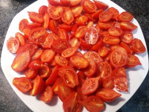 Paccheri con baccala pomodori del piennolo olive nere e cucunci