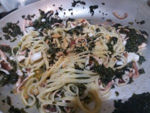 Linguine con torzelle polipetti veraci e tarallo sbriciolato