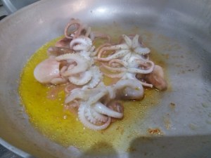 Linguine con torzelle polipetti veraci e tarallo sbriciolato