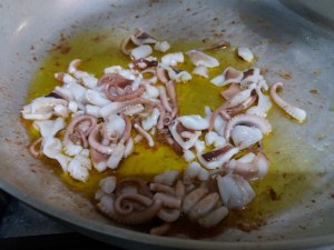 Linguine con torzelle polipetti veraci e tarallo sbriciolato