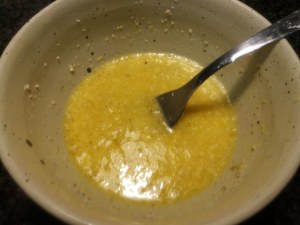 Mezze maniche alla carbonara con carciofi su fonduta di gorgonzola