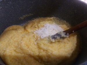 Pancetta cotta a bassa temperatura su polenta di farina di mais macinata a pietra e tzatziki alla zucca