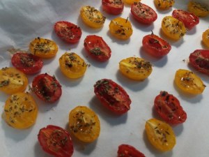 sedani rigati con pesto di friarielli gorgonzola e pomodori confit gialli e rossi