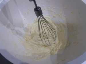 tortelli ripieni di patate e baccala con crema al burro e noci su vellutata di boccoli