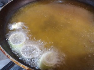 Flan di broccoli con porro e polpo fritti