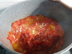 Paccheri ripieni di ricotta di bufala provola e pesce spada con pomodoro del piennolo