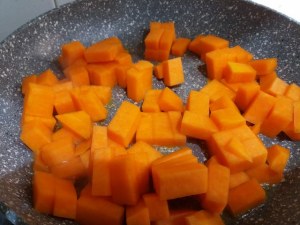 Risotto alla zucca con noci e panna acida allo zenzero