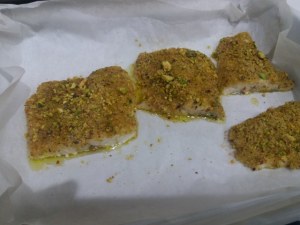 Filetto di spigola in crosta di pistacchi con emulsione al miele di castagno