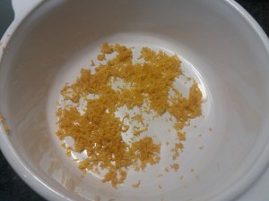 Linguine con bergamotto ricotta di bufala filetti di acciughe e pepe rosa