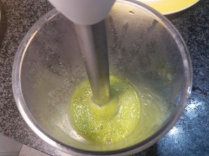 Tagliatelle con asparagi olive nere capperi e burrata di bufala