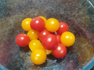 Gnocchi di patate con ciliegini rossi e gialli provolone del monaco e bottarga di tonno