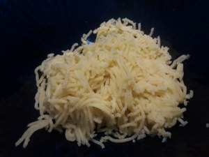 Gnocchi di patate con ciliegini rossi e gialli provolone del monaco e bottarga di tonno