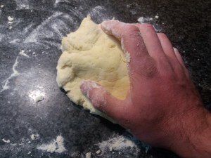 Gnocchi di patate con ciliegini rossi e gialli provolone del monaco e bottarga di tonno