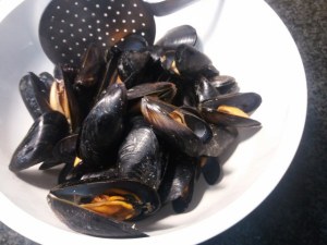 Spaghetti con ciurilli cozze e pomodorino giallo