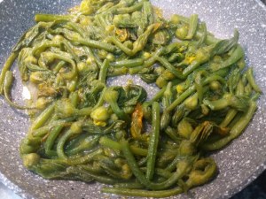 Spaghetti con ciurilli cozze e pomodorino giallo