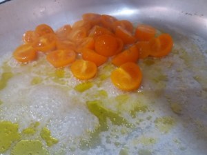 Spaghetti con ciurilli cozze e pomodorino giallo