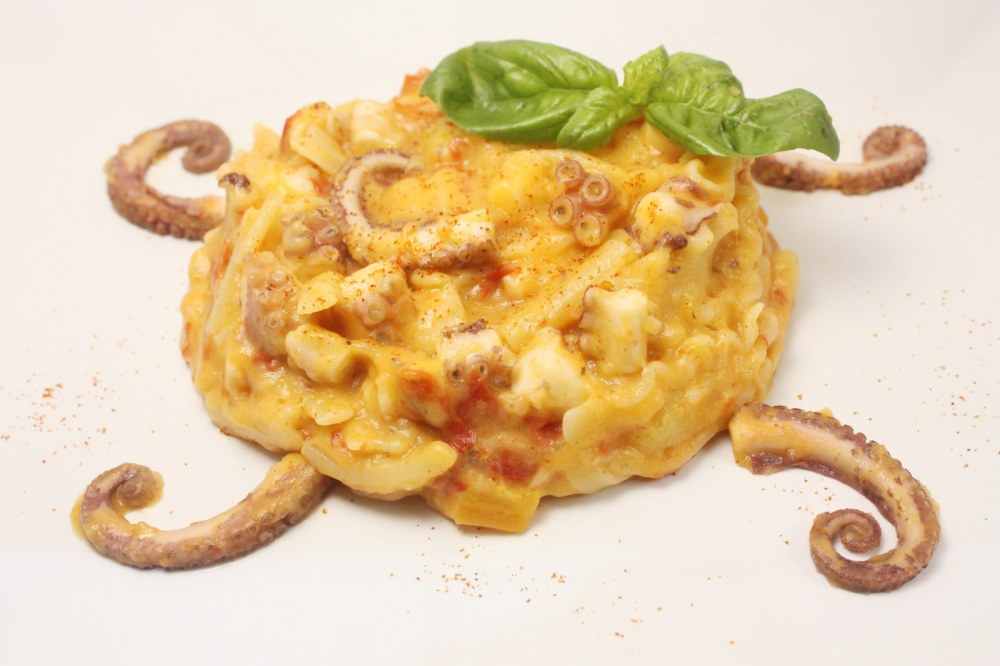 Pasta e patate con polpo verace