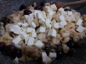 Sformato di alici in crosta di mandorle con salsina al limone