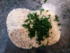 Sformato di alici in crosta di mandorle con salsina al limone