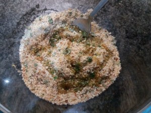 Sformato di alici in crosta di mandorle con salsina al limone