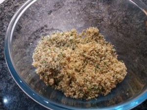 Sformato di alici in crosta di mandorle con salsina al limone