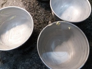 Sformato di alici in crosta di mandorle con salsina al limone