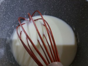 Sformato di alici in crosta di mandorle con salsina al limone